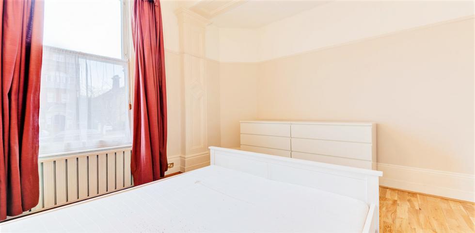 			1 Bedroom, 1 bath, 1 reception Flat			 Woodchurch Road, WEST HAMPSTEAD